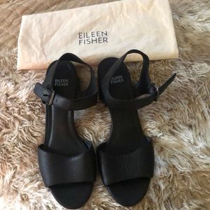Eileen Fisher casual black leather sandals! Sz 9.5